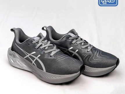 Asics Novablast Grey